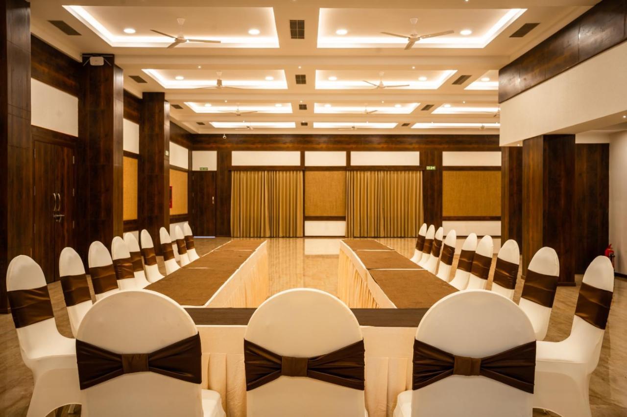 The King'S Meadows Hotel Golhalli Luaran gambar