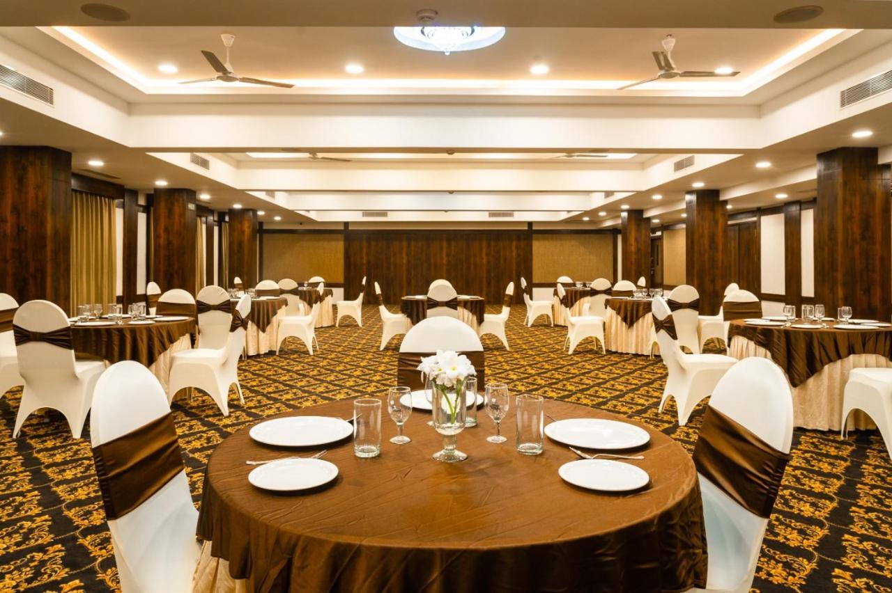 The King'S Meadows Hotel Golhalli Luaran gambar