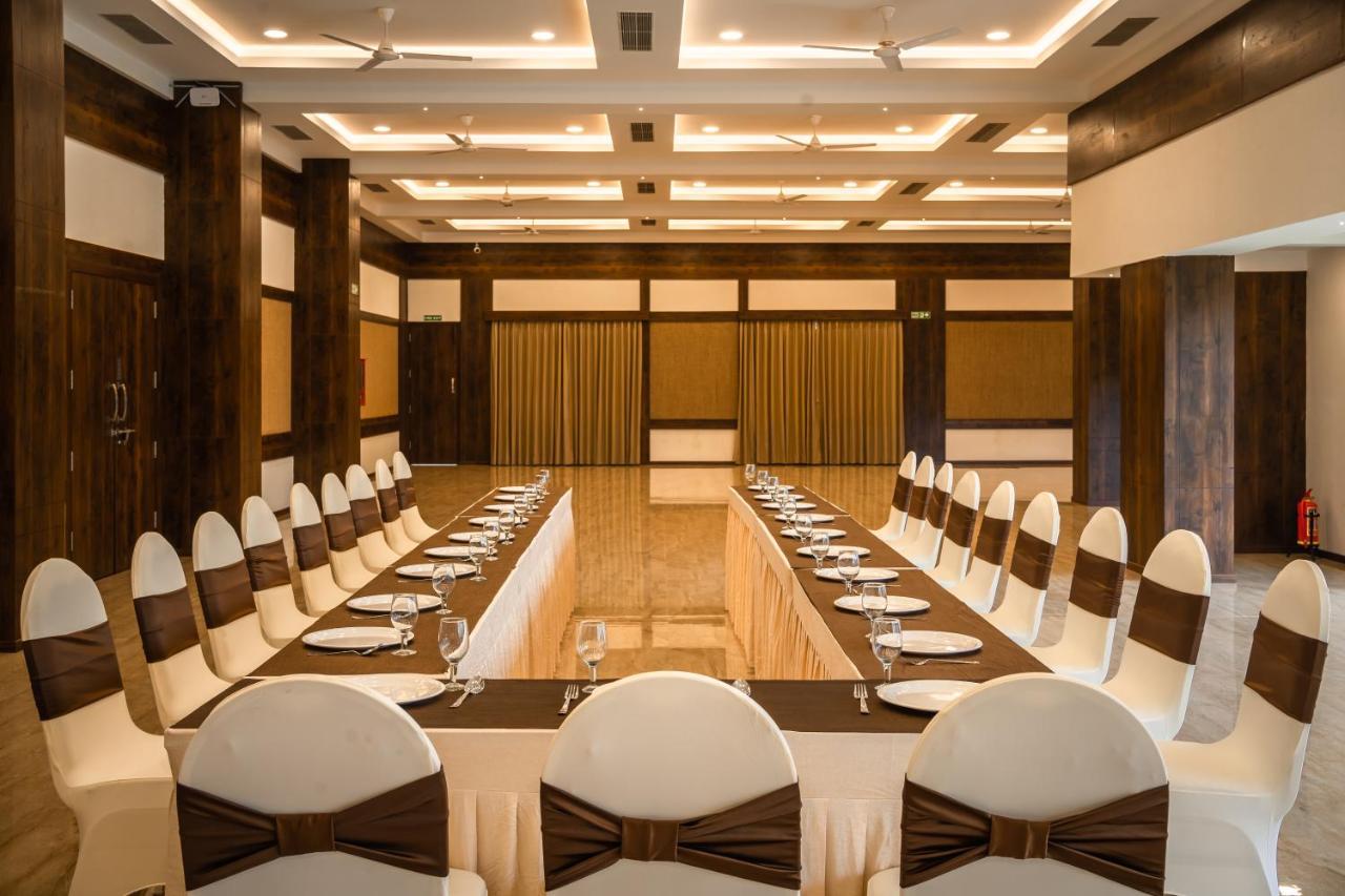 The King'S Meadows Hotel Golhalli Luaran gambar