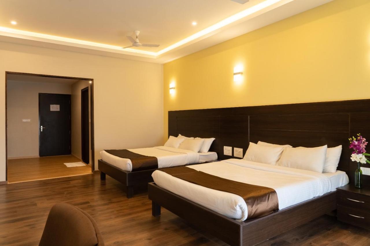 The King'S Meadows Hotel Golhalli Luaran gambar