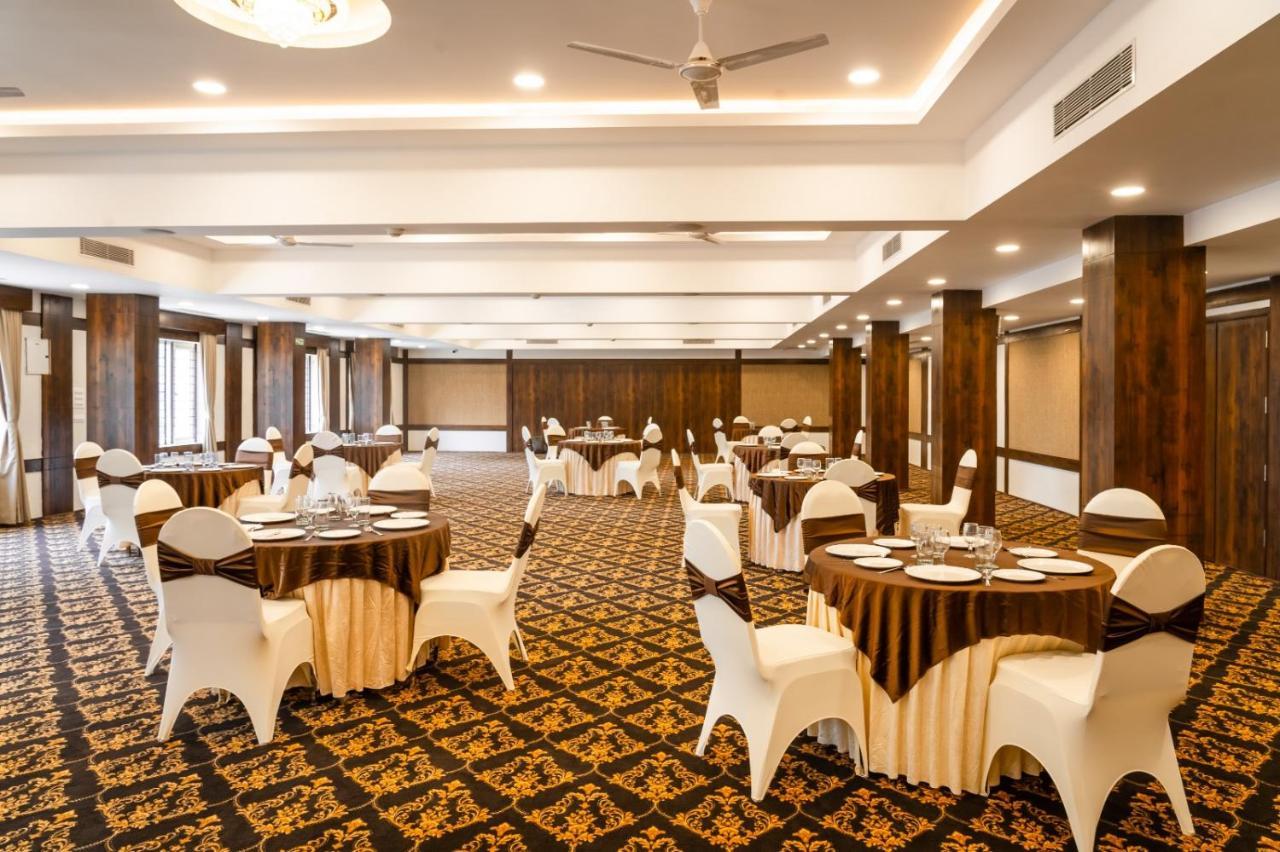 The King'S Meadows Hotel Golhalli Luaran gambar