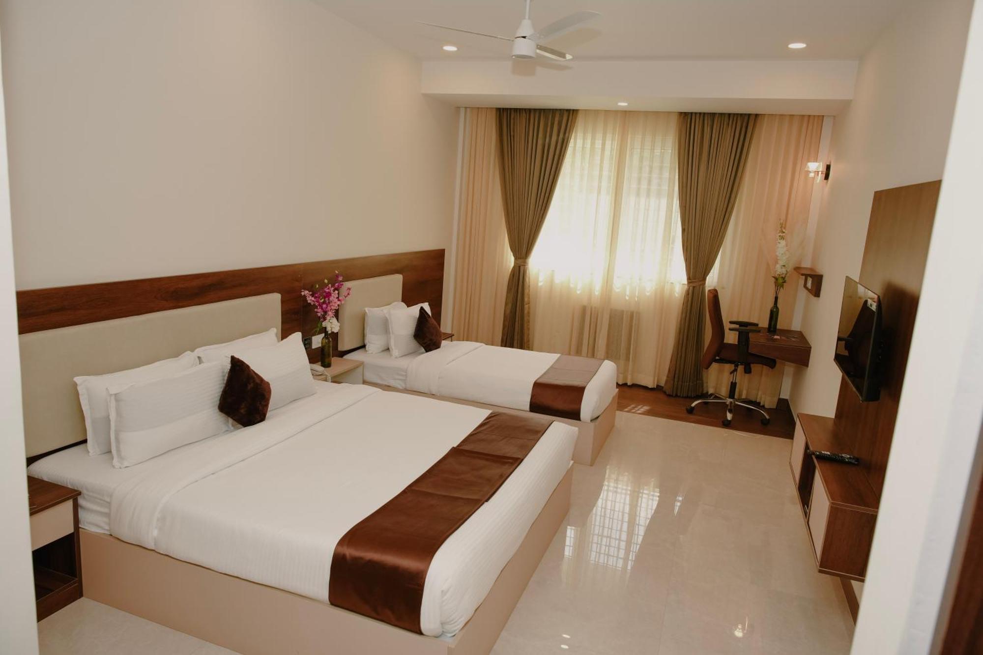 The King'S Meadows Hotel Golhalli Luaran gambar