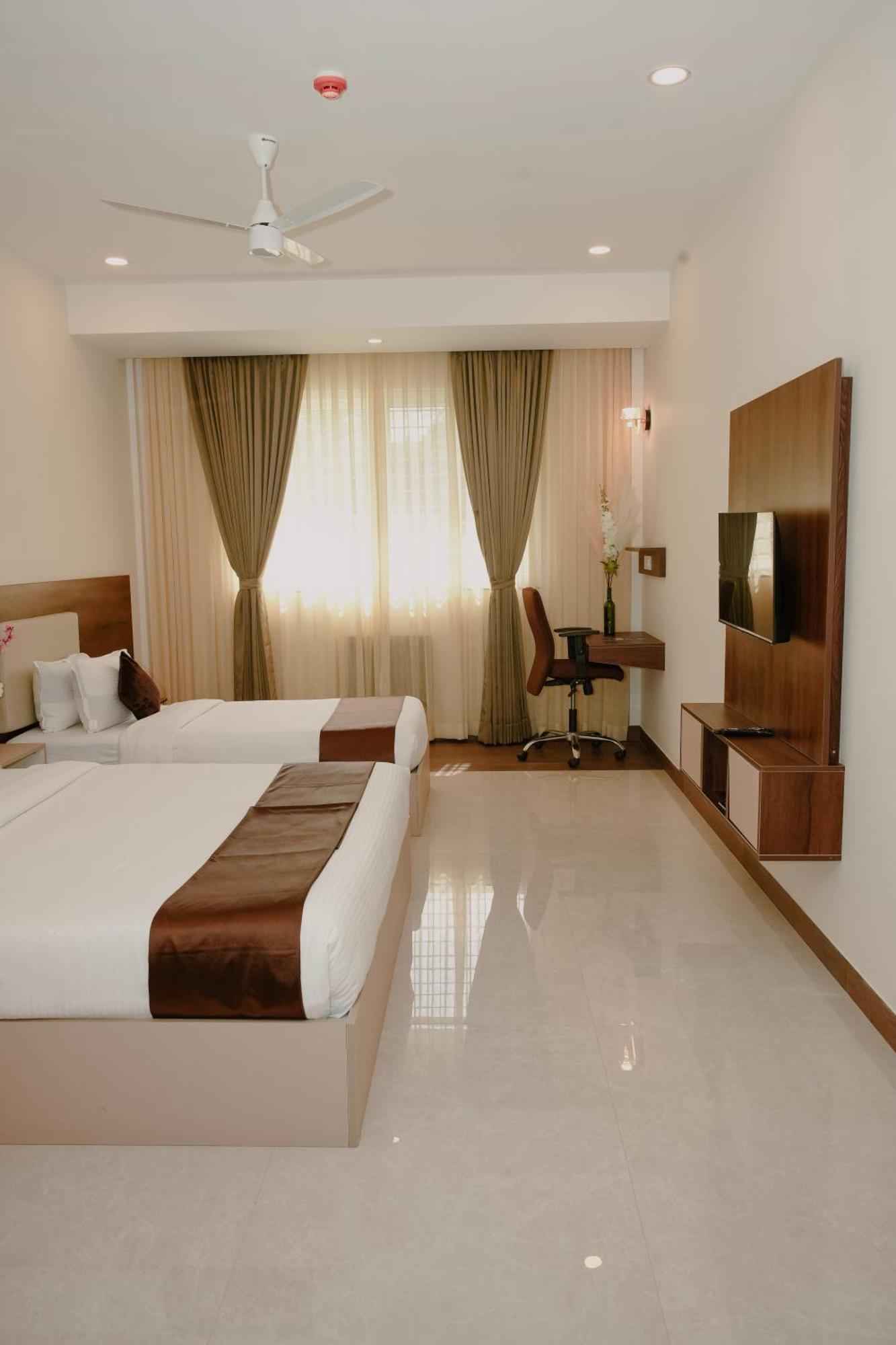 The King'S Meadows Hotel Golhalli Luaran gambar