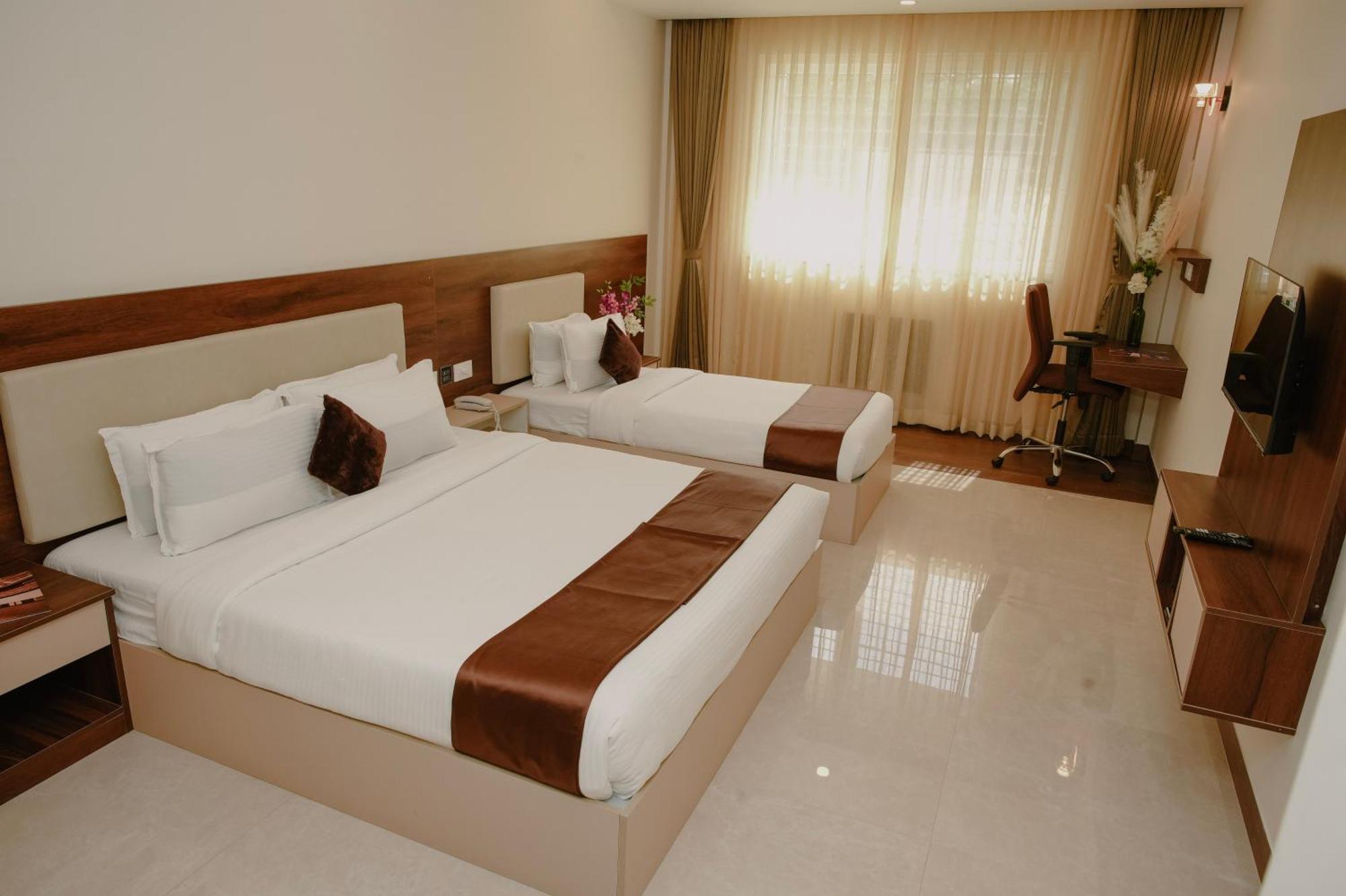 The King'S Meadows Hotel Golhalli Luaran gambar