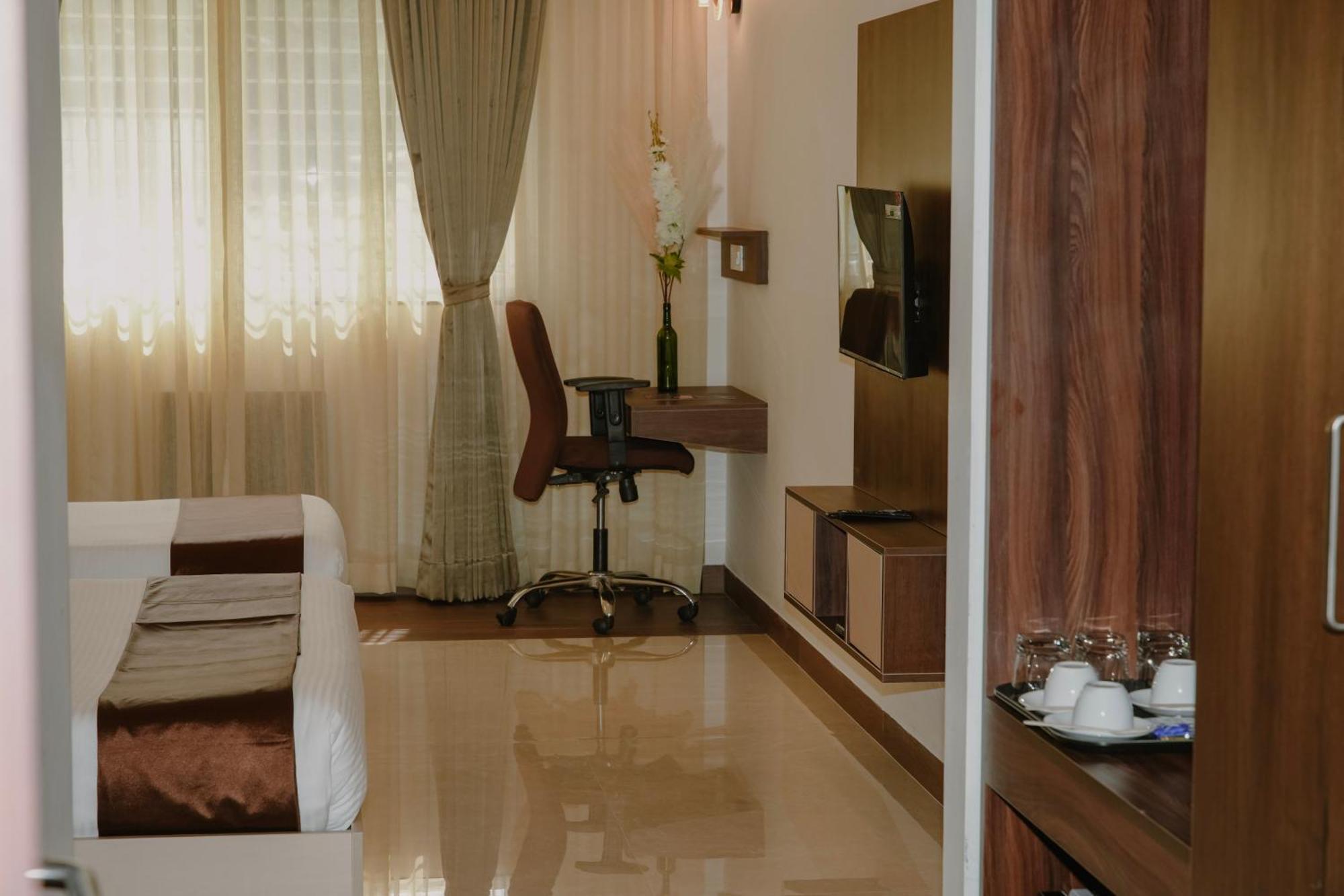 The King'S Meadows Hotel Golhalli Luaran gambar