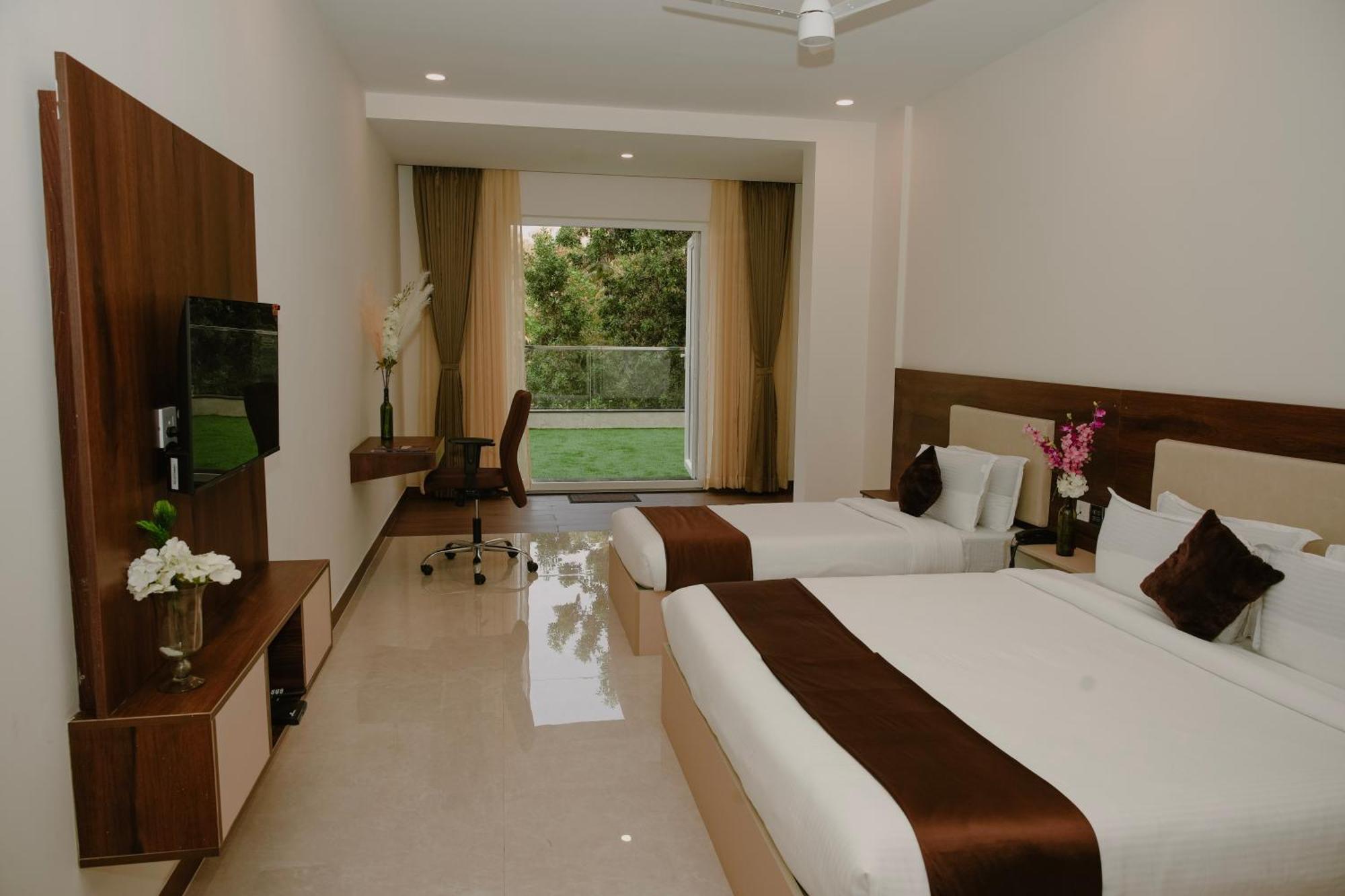 The King'S Meadows Hotel Golhalli Luaran gambar