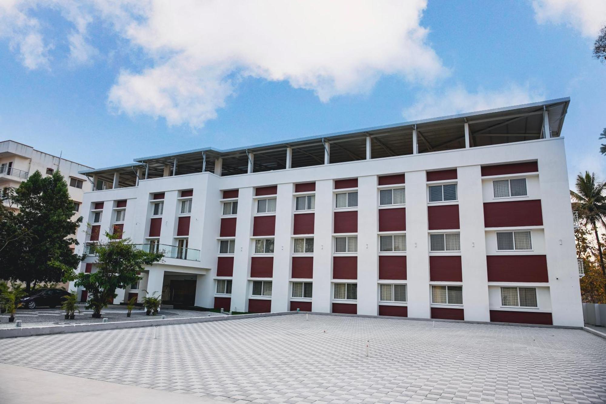 The King'S Meadows Hotel Golhalli Luaran gambar